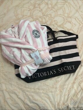 Victoria's Secret Pink and White Striped Plush Robe - Signature Patch and Tote